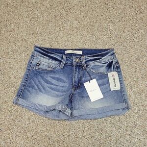 KanCan 5 Pocket Roll Hem Cutoff Shorts Sz 5/26. New With Tags